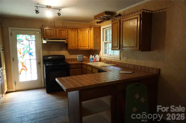 5214 Northview DR, Hickory, NC 28601