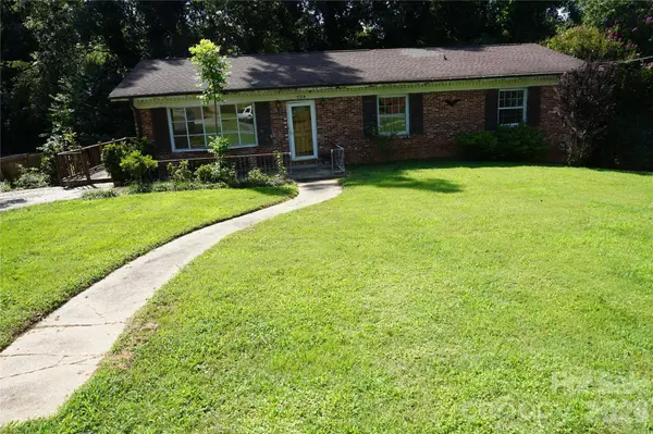 5214 Northview DR, Hickory, NC 28601
