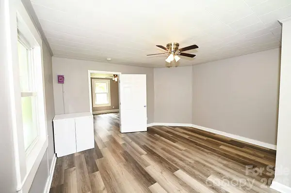 1632 C AVE SE, Hickory, NC 28602