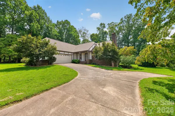 2923 Dogwood DR, Claremont, NC 28610