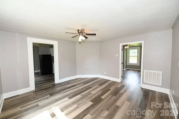 1632 C AVE SE, Hickory, NC 28602