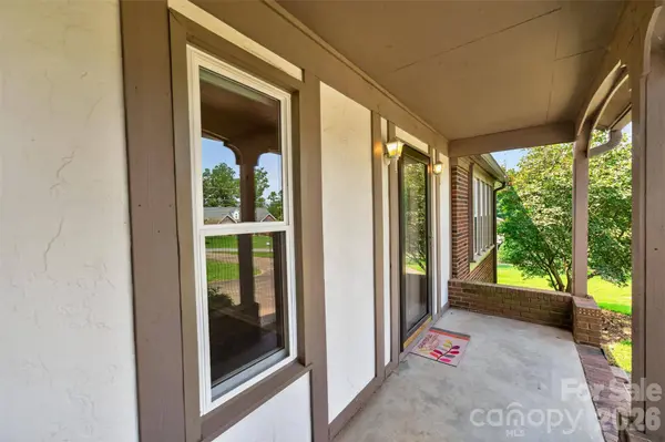 2923 Dogwood DR, Claremont, NC 28610