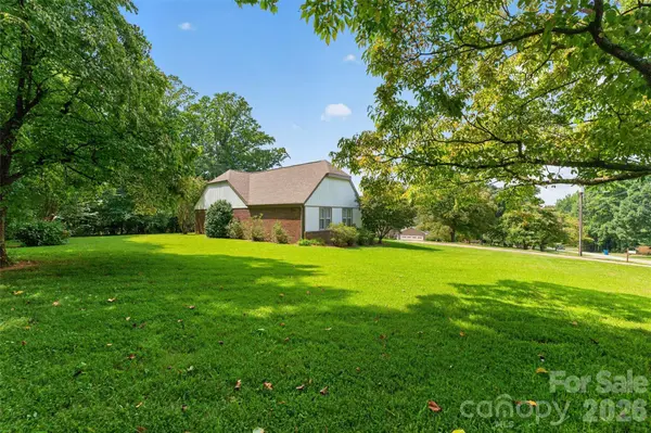2923 Dogwood DR, Claremont, NC 28610