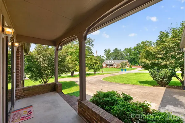 2923 Dogwood DR, Claremont, NC 28610