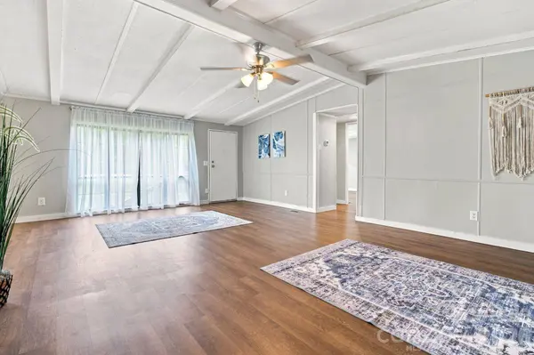 8099 River Bend DR, Claremont, NC 28610