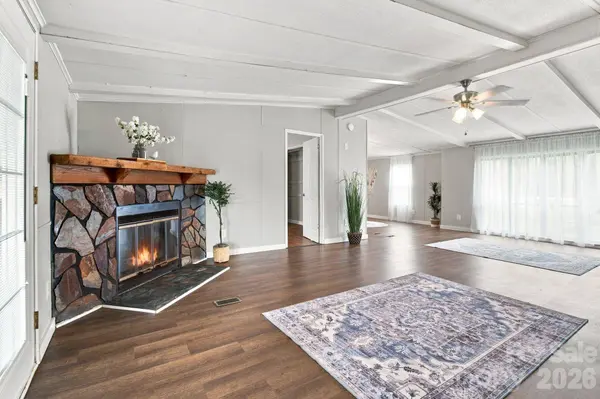 8099 River Bend DR, Claremont, NC 28610
