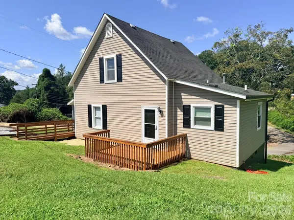 301 Magnolia ST, Granite Falls, NC 28630