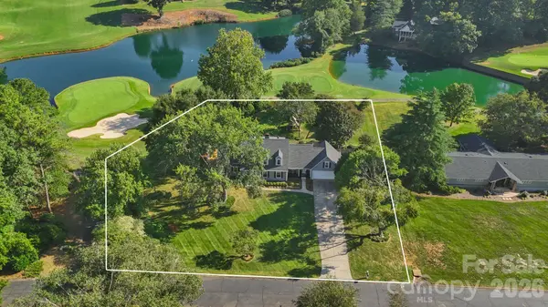 2593 Birdie LN NE, Conover, NC 28613