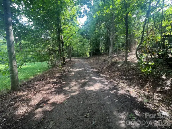 000 Compromise DR, Waynesville, NC 28785