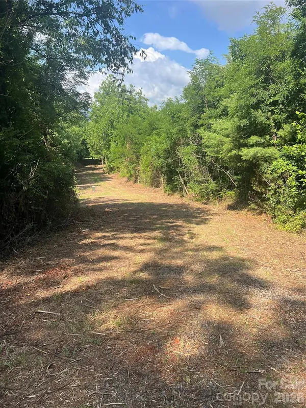 000 Compromise DR, Waynesville, NC 28785