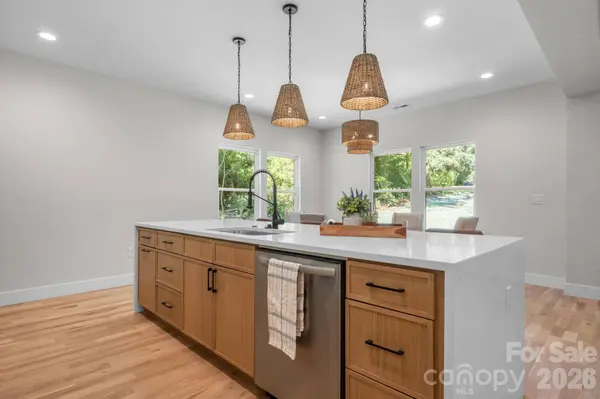 718 W 1st ST, Newton, NC 28658