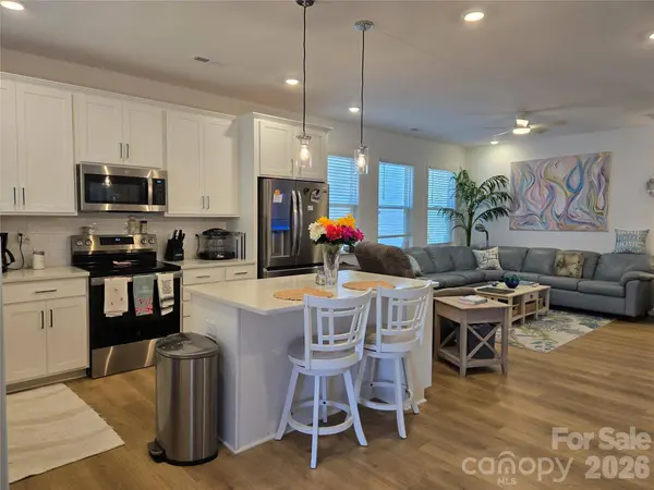 324 Sunharvest LN, Indian Trail, NC 28079