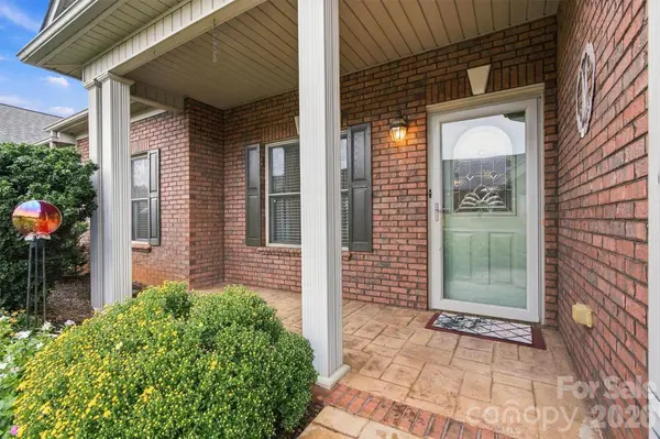 808 3rd ST NE, Conover, NC 28613