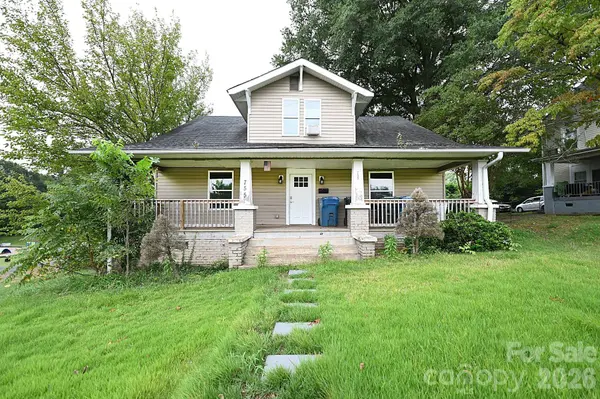 755 2nd AVE SW, Hickory, NC 28602