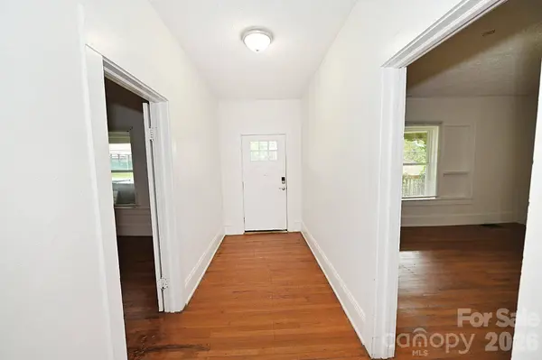 755 2nd AVE SW, Hickory, NC 28602