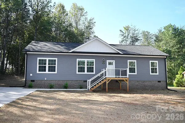 2063 Vance ST, Newton, NC 28658