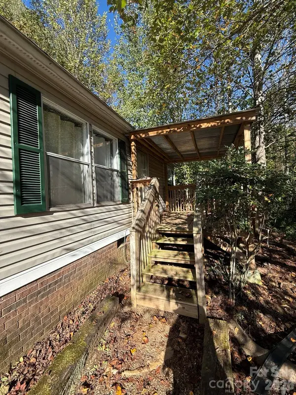 1516 Abington RD, Lenoir, NC 28645