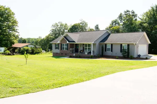 2422 23rd Street DR NE, Hickory, NC 28601