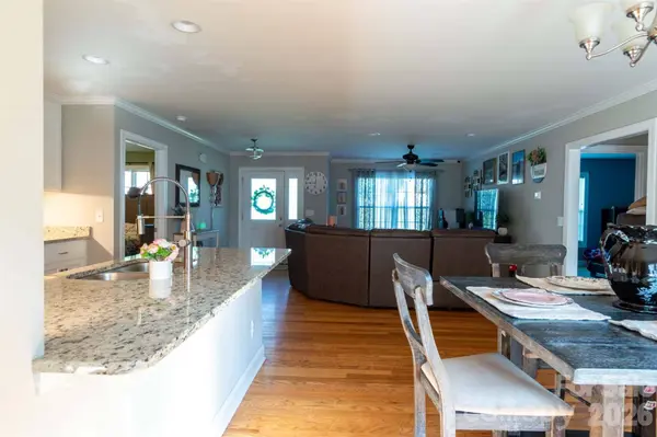 2422 23rd Street DR NE, Hickory, NC 28601