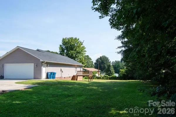 2422 23rd Street DR NE, Hickory, NC 28601