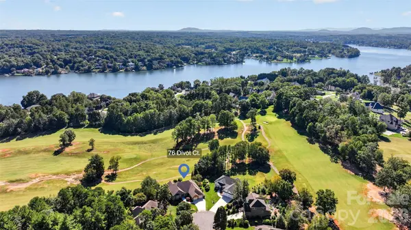 76 Divot CT, Hickory, NC 28601