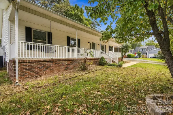 7861 Sarah DR, Denver, NC 28037