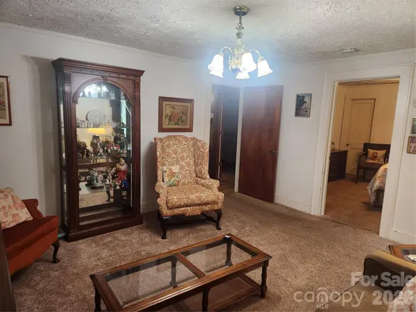 1327 21st Street ST NE #5-6/A, Hickory, NC 28601