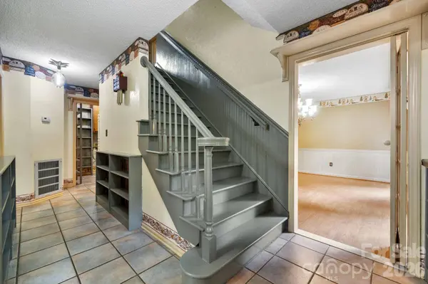 3110 Ninth Tee DR, Newton, NC 28658