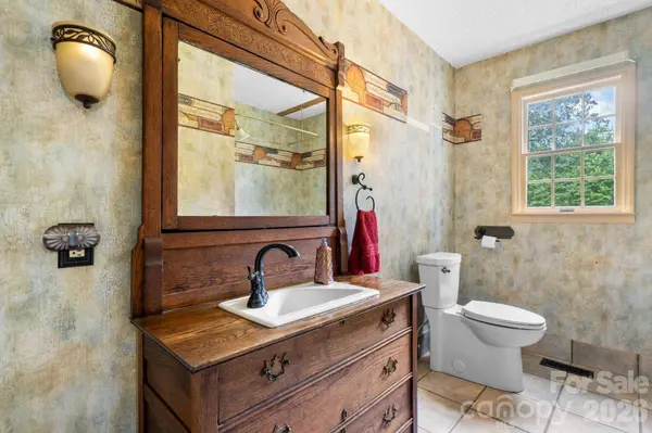 3110 Ninth Tee DR, Newton, NC 28658