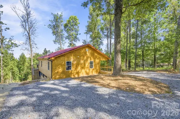 3530 Dogwood LN, Morganton, NC 28655