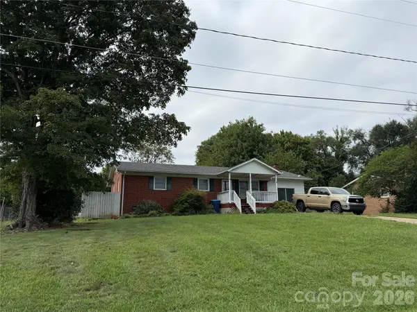 5507 Valley Field RD, Hickory, NC 28602