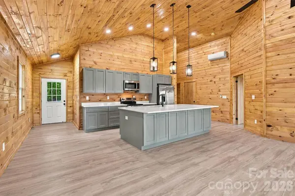 3530 Dogwood LN, Morganton, NC 28655