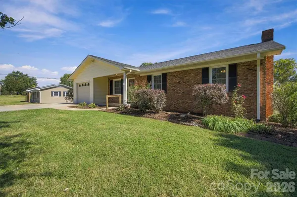 139 Greenlea CIR, Taylorsville, NC 28681