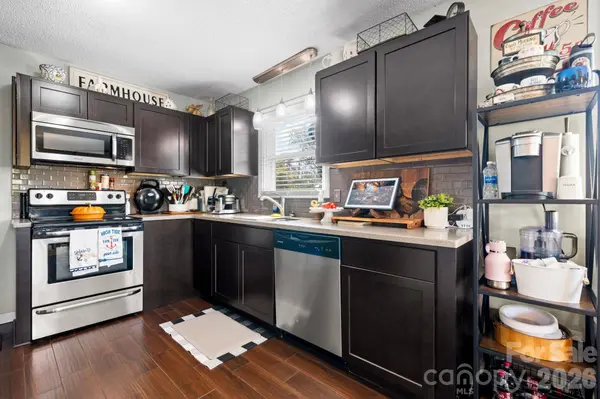 291 N Hughes BLVD, Hickory, NC 28601
