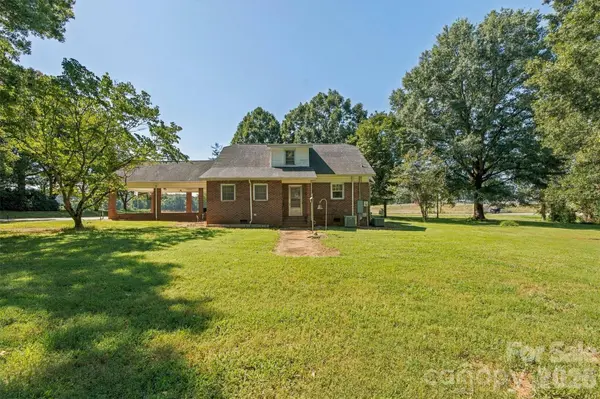 3336 Startown RD, Newton, NC 28658