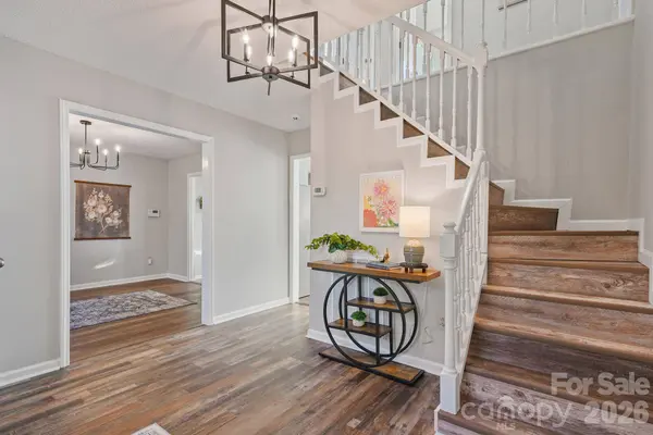 5976 Gold Creek Estate DR, Hickory, NC 28601