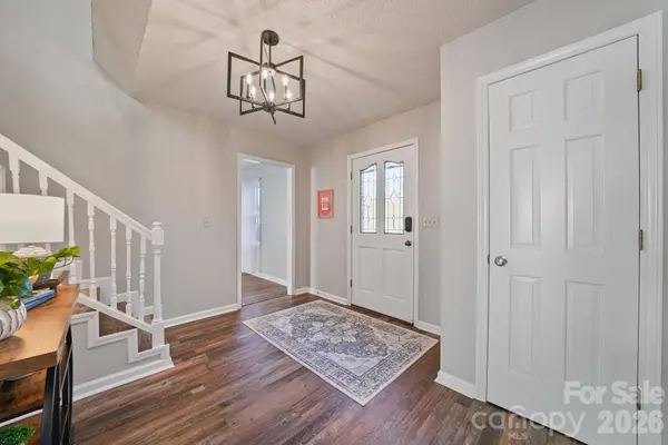 5976 Gold Creek Estate DR, Hickory, NC 28601