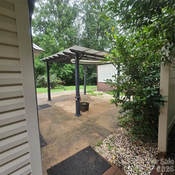 2734 Orchard ST, Newton, NC 28658