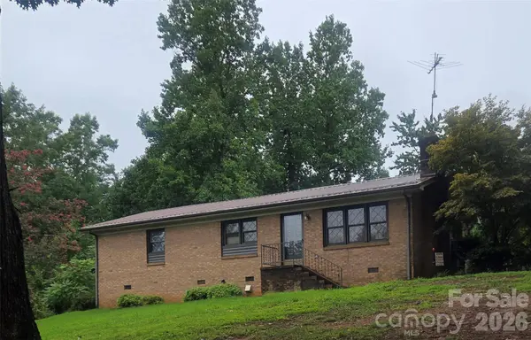 2734 Orchard ST, Newton, NC 28658