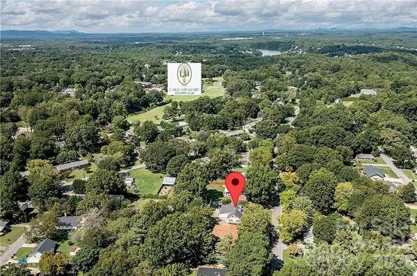 57 19th AVE NW, Hickory, NC 28601
