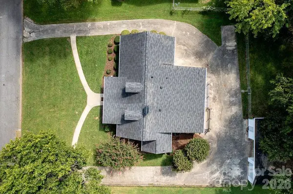 57 19th AVE NW, Hickory, NC 28601