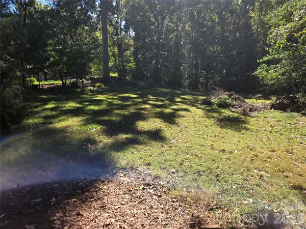4449 Whispering Oaks DR, Charlotte, NC 28213
