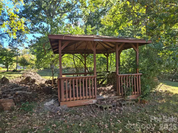 4449 Whispering Oaks DR, Charlotte, NC 28213