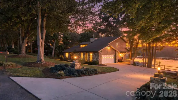 35 S Point LN, Taylorsville, NC 28681