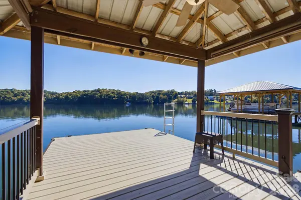 35 S Point LN, Taylorsville, NC 28681