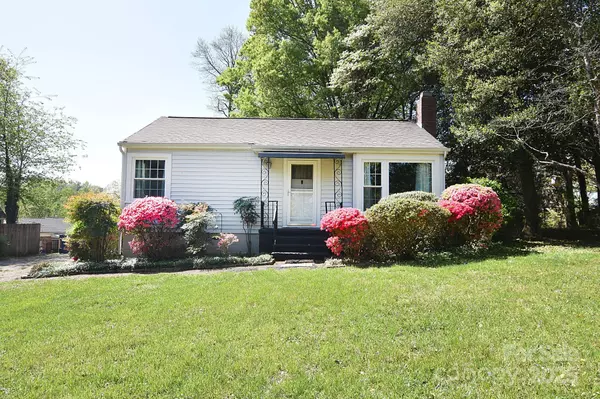 1059 16th AVE NW, Hickory, NC 28601