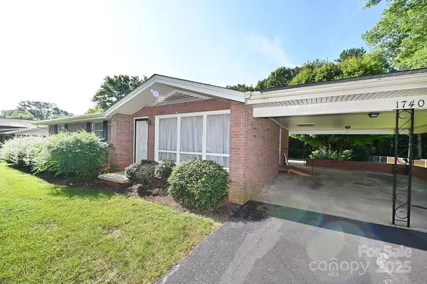 1740 23rd Avenue LN NE, Hickory, NC 28601