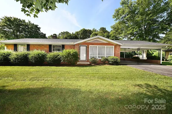 1740 23rd Avenue LN NE, Hickory, NC 28601