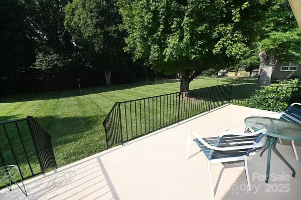 1740 23rd Avenue LN NE, Hickory, NC 28601