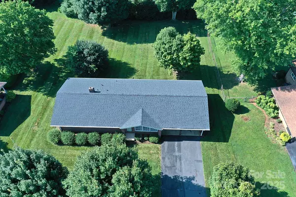 1740 23rd Avenue LN NE, Hickory, NC 28601